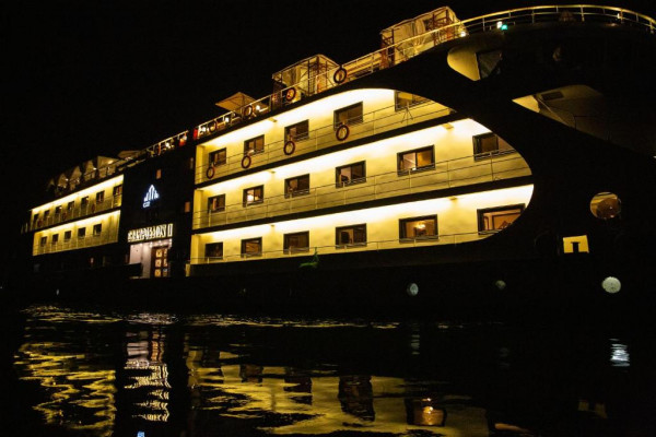 2نايل كروز شامبليون