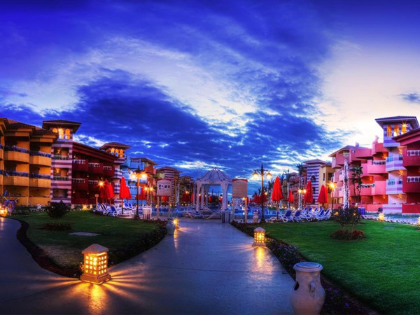 بورتو ساوث بيتش العين السخنة للعائلات فقط