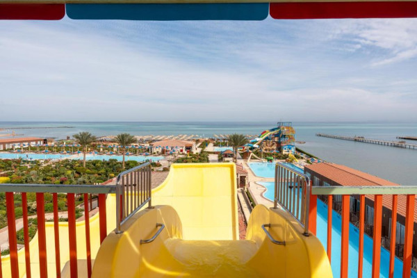 صن رايز سولارا اكوا بارك